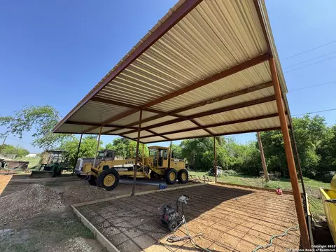 Exterior - 606 N Main St, Cotulla, TX 78014 photo 3 of 3