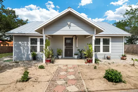 Exterior - 507 Hayden, Devine, TX 78016 photo 3 of 8