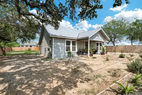 Exterior - 507 Hayden, Devine, TX 78016 photo 2 of 8