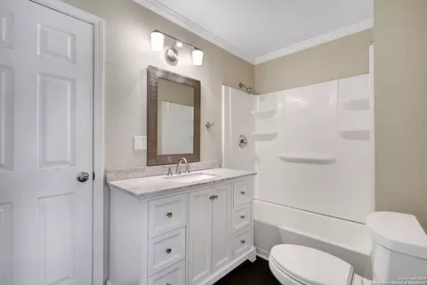 Bath - 507 Hayden, Devine, TX 78016 photo 1 of 1