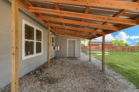 Exterior - 507 Hayden, Devine, TX 78016 photo 4 of 8