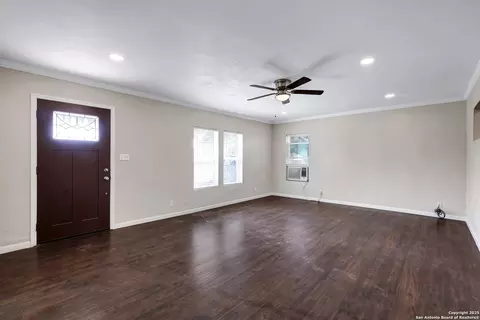 Living - 507 Hayden, Devine, TX 78016 photo 1 of 5