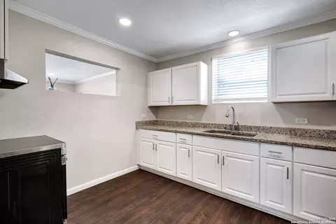 Kitchen - 507 Hayden, Devine, TX 78016 photo 1 of 4