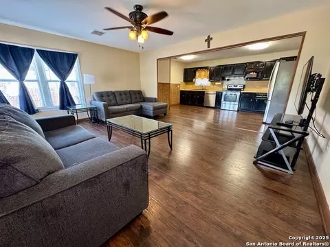 Living - 710 W Hondo, Devine, TX 78016 photo 1 of 4