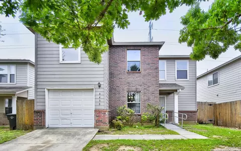 8438 Adams Hill Dr, San Antonio, TX 78227