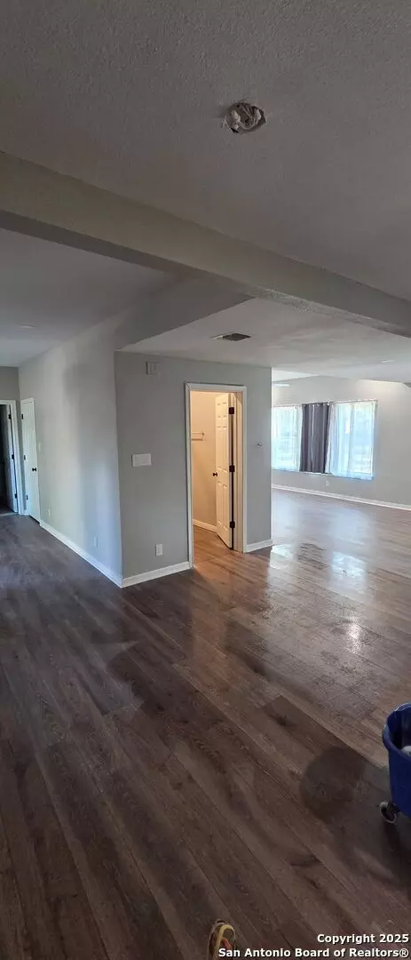 806 21st, Hondo, TX 78861