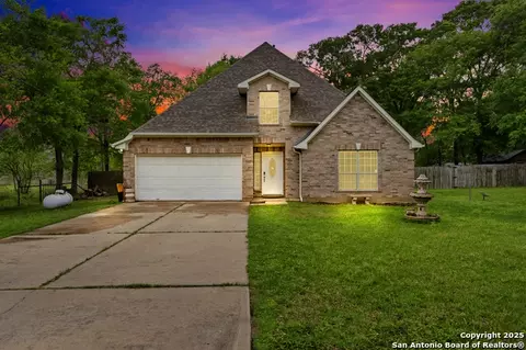 24704 Killarney St, Hempstead, TX 77445 photo 1