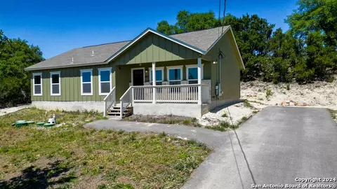 2407 Golf Dr, Spring Branch, TX 78070