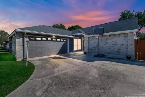 9520 Woodland Hls, San Antonio, TX 78250