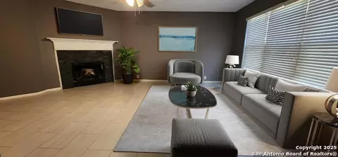 15710 Robin Vw, San Antonio, TX 78255