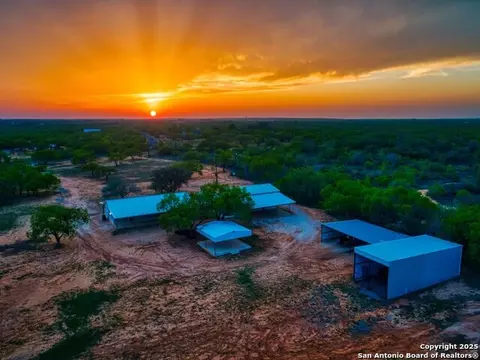 601 Wildflower Dr, Lytle, TX 78052