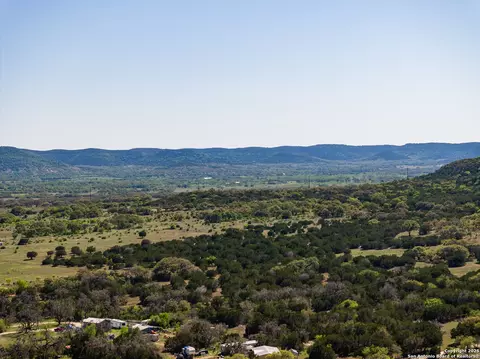 View/Area - 816 Cornelius Rd, Utopia, TX 78884 photo 10 of 12