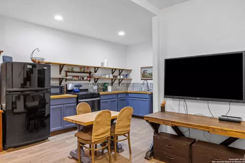 Kitchen - 816 Cornelius Rd, Utopia, TX 78884 photo 1 of 2
