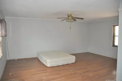 707 Devine, Devine, TX 78016 photo 6