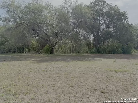 13 Hollamon, Seguin, TX 78155