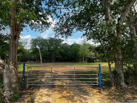 Other - 304 County Road 6611, Devine, TX 78016 photo 6 of 25