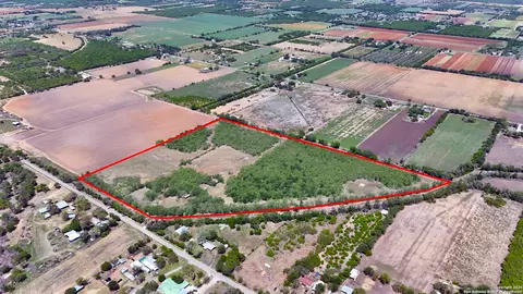 View/Area - 304 County Road 6611, Devine, TX 78016 photo 3 of 6