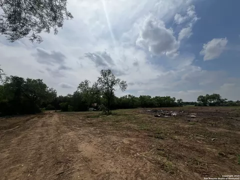 Other - 304 County Road 6611, Devine, TX 78016 photo 22 of 25