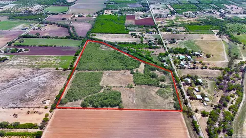 View/Area - 304 County Road 6611, Devine, TX 78016 photo 2 of 6