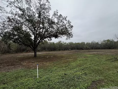 Other - 304 County Road 6611, Devine, TX 78016 photo 23 of 25