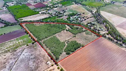 Other - 304 County Road 6611, Devine, TX 78016 photo 2 of 25