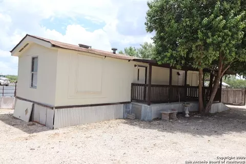 Exterior - 13915 Interstate 35, Von Ormy, TX 78073 photo 2 of 7