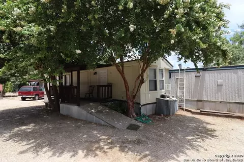 Exterior - 13915 Interstate 35, Von Ormy, TX 78073 photo 1 of 7