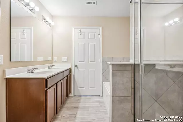 Bath - 14115 Knob Crk, San Antonio, TX 78245 photo 2 of 3