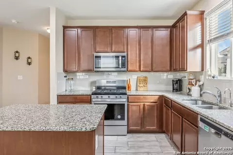 Kitchen - 14115 Knob Crk, San Antonio, TX 78245 photo 1 of 2