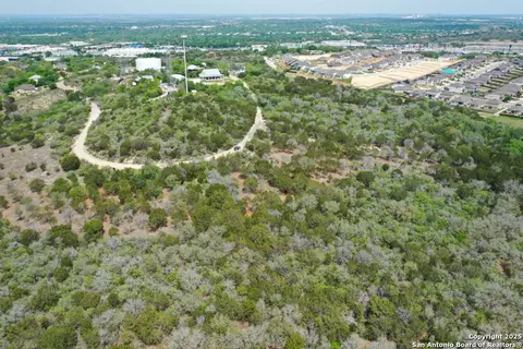 6735 Queens Crown, San Antonio, TX 78233