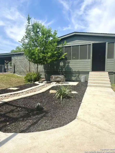105 Tabler, Seguin, TX 78155