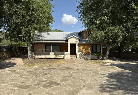 8138 Old Pearsall, San Antonio, TX 78252
