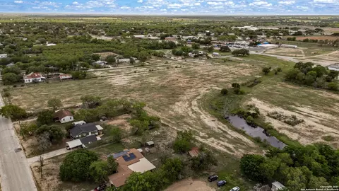 View/Area - tbd N Windy Knl, Devine, TX 78016 photo 4 of 10