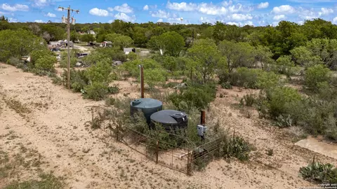 Other - tbd N Windy Knl, Devine, TX 78016 photo 1 of 3