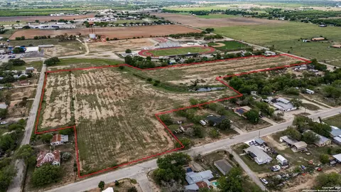 tbd N Windy Knl, Devine, TX 78016