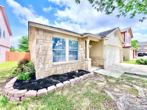 5807 Barton Holw, San Antonio, TX 78249