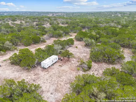 87 Mutt Rd, Brackettville, TX 78832
