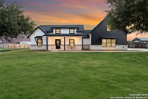 140 W Tree Farm, Lytle, TX 78052 photo 1