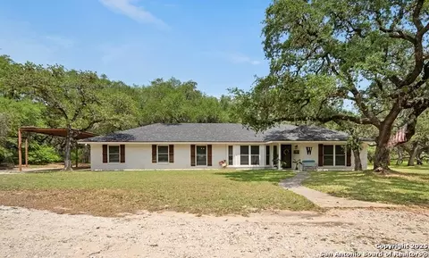 23 Sunrise, Pleasanton, TX 78064