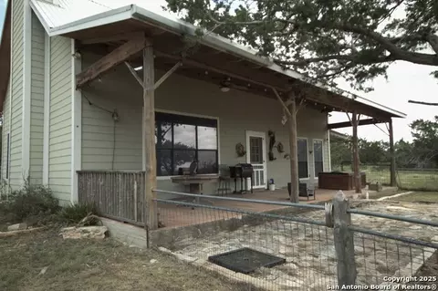 510 Dead End Rd, Mountain Home, TX 78058
