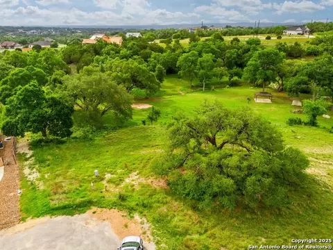 107 Nicholas Weeks, Blanco, TX 78606 photo 2