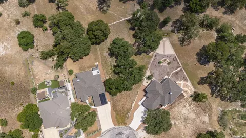 107 Nicholas Weeks, Blanco, TX 78606 photo 2