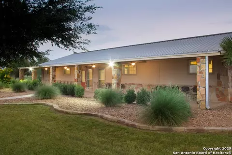 Exterior - 20250 Interstate 35 S, Lytle, TX 78052 photo 6 of 13