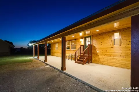 Exterior - 20250 Interstate 35 S, Lytle, TX 78052 photo 7 of 13