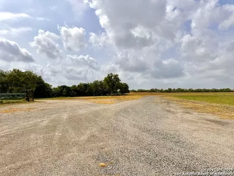 Exterior - 20250 Interstate 35 S, Lytle, TX 78052 photo 2 of 13