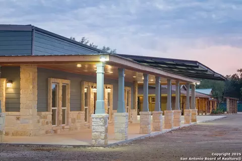 Exterior - 20250 Interstate 35 S, Lytle, TX 78052 photo 12 of 13