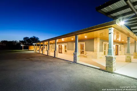 Exterior - 20250 Interstate 35 S, Lytle, TX 78052 photo 11 of 13