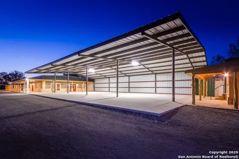 Exterior - 20250 Interstate 35 S, Lytle, TX 78052 photo 3 of 13