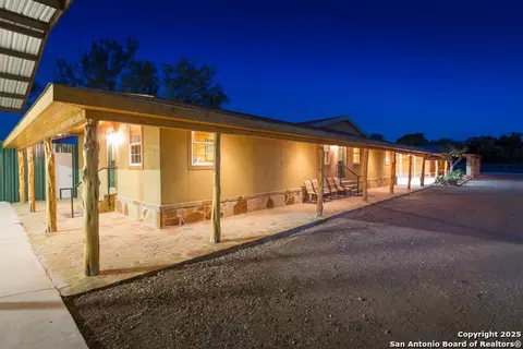 Exterior - 20250 Interstate 35 S, Lytle, TX 78052 photo 9 of 13