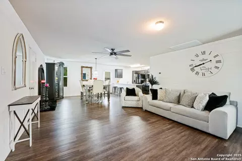 4902 Everett Loop, Converse, TX 78109 photo 1